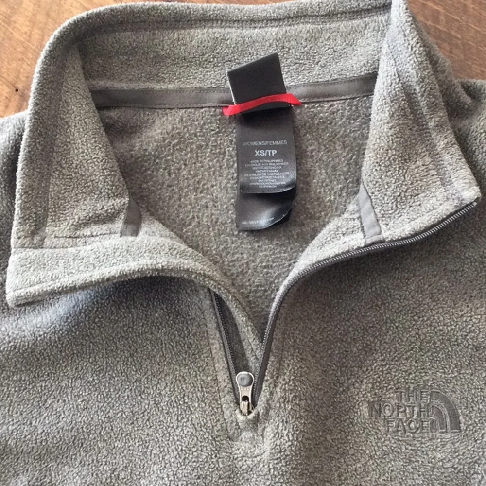 The North Face 1/4 zip Polartec Fleece - Picture 2 of 6